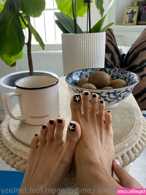 browngirl.foot.fantasy [ browngirl-foot-fantasy ] - Let's have fun together and cum so hard! 🥵