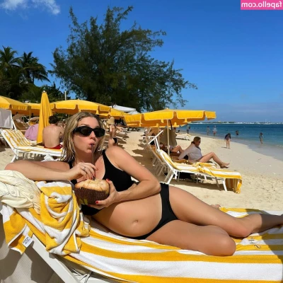 Molly Baz [ molly-baz ] - Friday Tanning Session