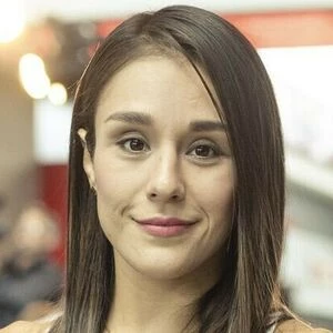 Holly Rhodes