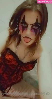chandraharley - Do you like my look  sees it