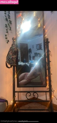 landyfaith3 - Kneel. Face up. I’m gonna sit on your face and use ur hands as an