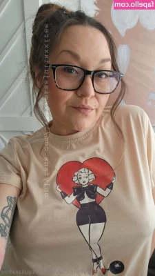 littlemissjuliaxxfree - Hello my loves! I've been traveling this week, so I'll be a bit slow