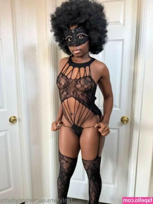 Ebony Butts [ ebony-butts ] - Love this outfit? You're right doing so! Wanna see more of it,