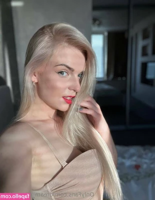 dream_olivia_blair [ dream-olivia-blair ] - All of my body s beautiful but I m going to need you to kiss that