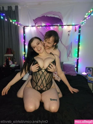 dahlia_deville [ dahlia-deville ] - Nothing like a good dicking before bed