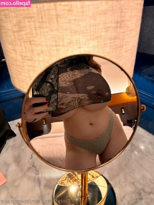 zoeegrace - Get on your knees I ve got something for you