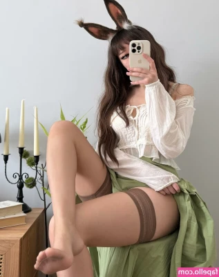 cyberkitty_____ [ cyberkitty ] - who wants to play with my boobs