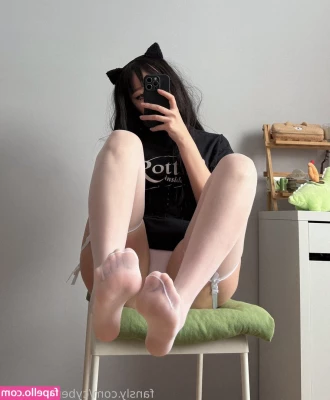 cyberkitty_____ [ cyberkitty ] - slow mo twerk. when i first started OF this was my fans fave set of