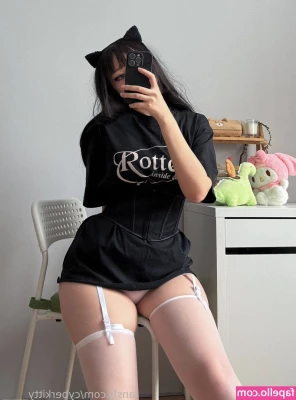 cyberkitty_____ [ cyberkitty ] - So kleine Schlüssel um meinen Hals  die solch große Macht haben -