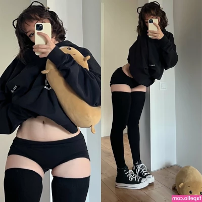cyberkitty_____ [ cyberkitty ] - I always make sure my bootie stays in shape!   Now, who wants to see