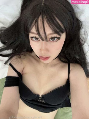 cyberkitty_____ [ cyberkitty ] - Piedini e culetto