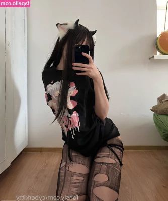 cyberkitty_____ [ cyberkitty ] - leave a tip to your girl
