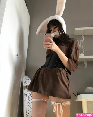 cyberkitty_____ [ cyberkitty ] - Giving head while getting my pussy played with