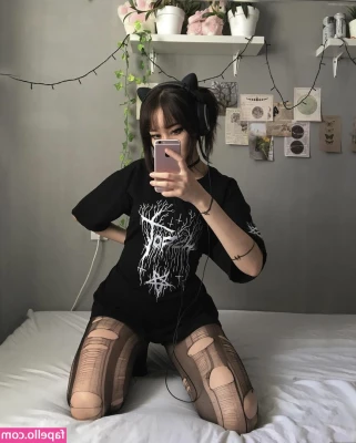 cyberkitty_____ [ cyberkitty ] - Good morning   Let s push me up that shirt babe