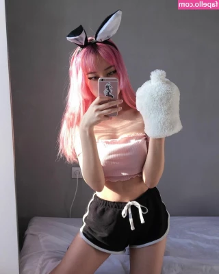 cyberkitty_____ [ cyberkitty ] - Hot girl summer   ice cold baths