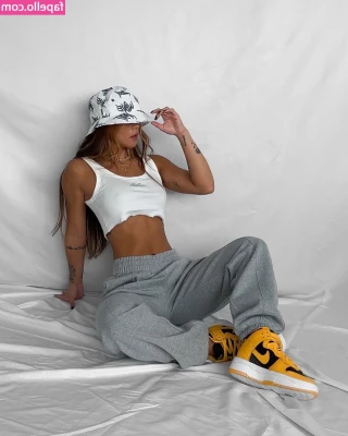 Jennifer Chong [ jennifer-chong ] - Funny .. I did not add any music 🎶 , so you actually hear the