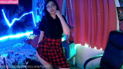 titaniaxscarlet - Happy Sunday Funday  Listen for announcements