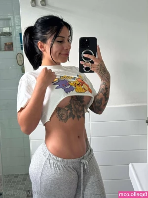 Breezyfoxx - Follow us all on you  Twitter The link is on my page