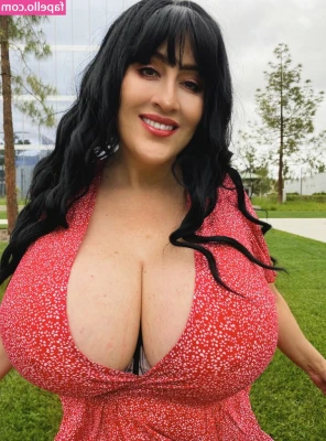 Antonella - Y’all like horses? 🐴