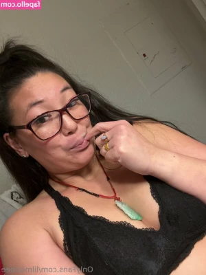 lilmizzbee - Are cute chubby girls your type?