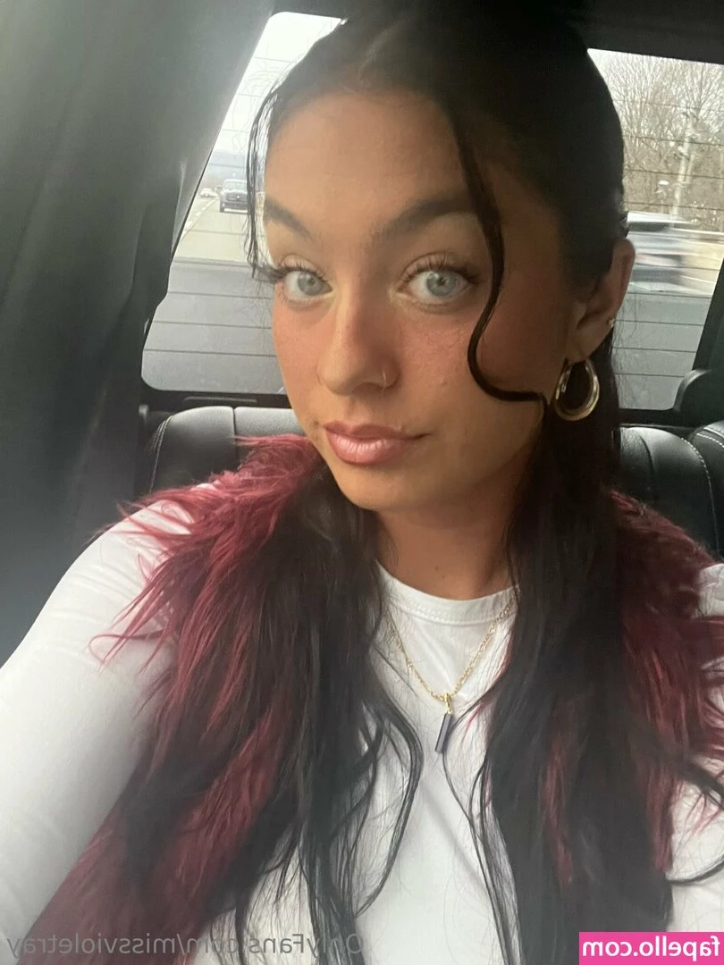 missvioletray - This girl is   I want to hook up with her  Anyone else  Go check her