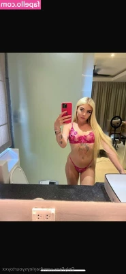 hayleysyourtoyxx - Goodmorning, remember a apple a day keeps more than just the doctors