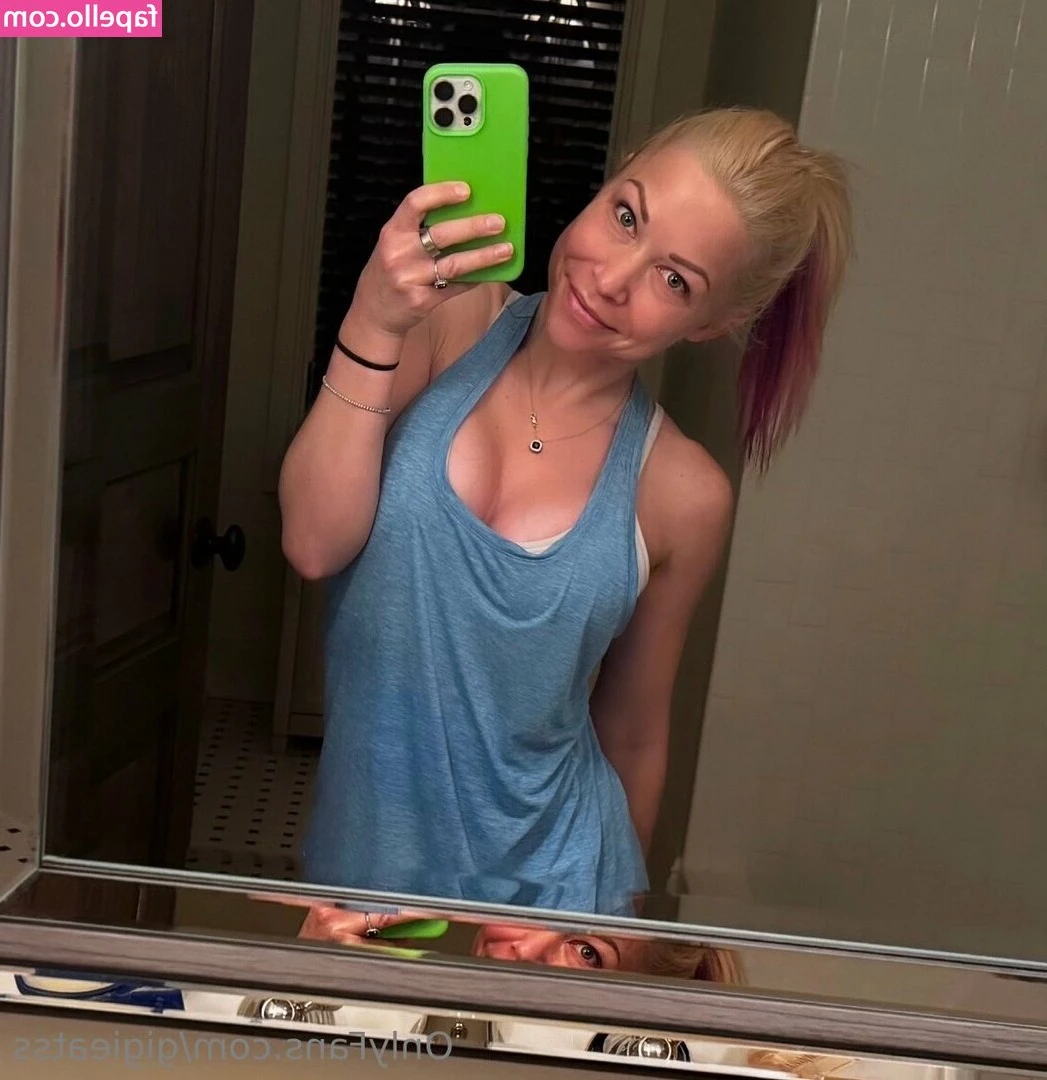 gigieatss - Found this in my phone from my Christmas vacation lol   enjoy