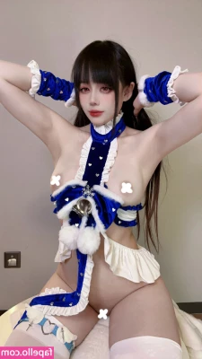 Jiu Yan [ jiu-yan ] - This little pussy needs some attention  Feeling so horny and wet  