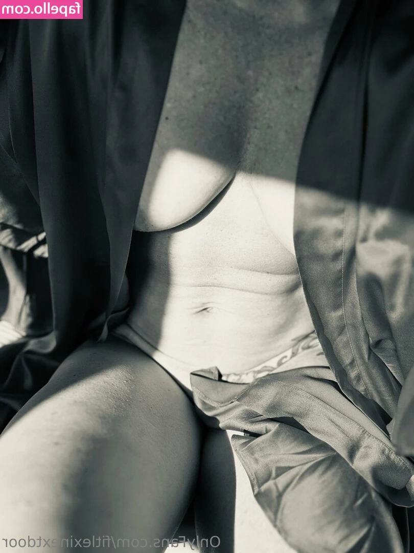 fitlexinextdoor - Goth slutttt    Video coming to your inboxes Monday