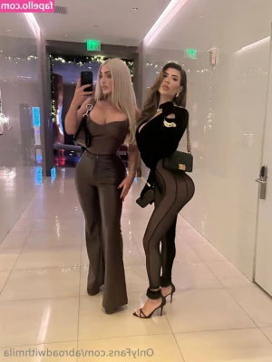 Abroadwithmila - Dei na escadaria do hotel pós festa pq sou uma putinha safada e part 1