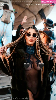 Abroadwithmila - I make it look easy papi 🥰