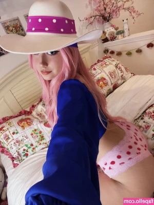 natiitussy2 - Three booties is better than one 😇