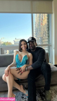 cyndy_joss [ cyndy-joss ] - Hopped up here to show off my cute socks and could hardly stay