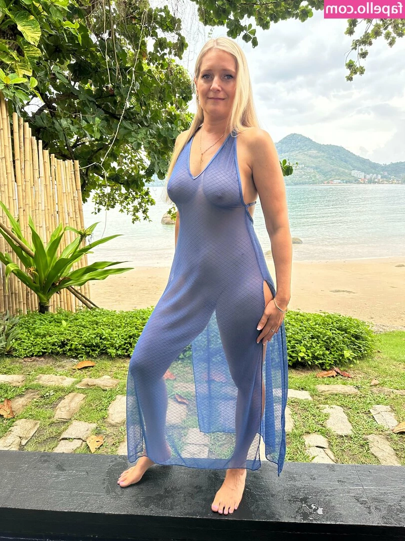 katie_k_beach_free [ katie-k-beach-free ] - Decided to repost some old entries   YOURS  IF YOU LL HAVE IT 