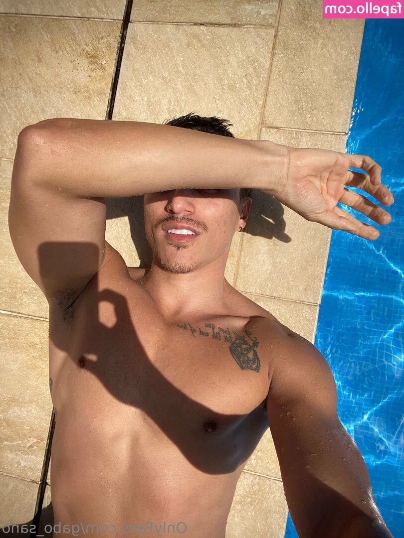 gabo_sano1 [ gabo-sano1 ] - Te gustan mi pezoneras   moviendo las tetas para ti