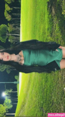 lyna_com [ lyna-com ] - Walking like i have you walking behind me staring at my booty