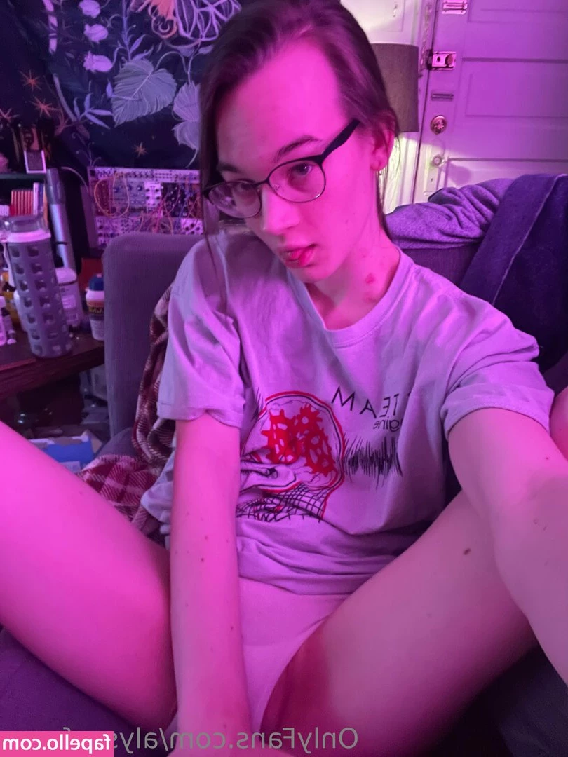 alyssafargo - hi     onlyfansgay  kaantwinkmaster