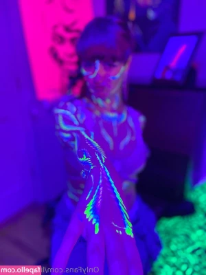 littlejayblue - Currently Smoking endless bong rips  dm me and we can vibe