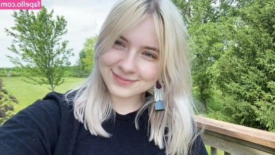 Aspen_ow [ aspen-ow ] - I LOVE being a dirty little girl for you daddy .. what would you do