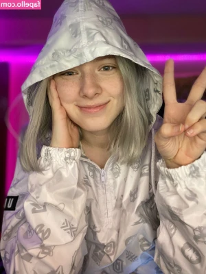 Aspen_ow [ aspen-ow ] - DM me if you want to see me doing this pose for the first time using