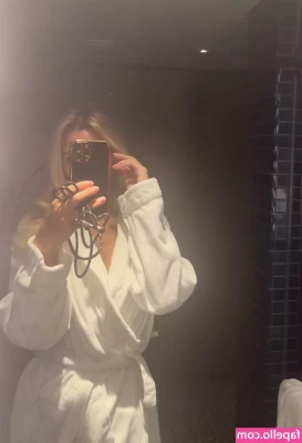 Christine McGuinness [ christine-mcguinness ] - Un poco de mi show en cam4