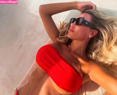 Christine McGuinness [ christine-mcguinness ] - It's a party in my DMs XXX 😈 https://t.co/e31kHCj9Ld