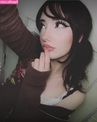 222madelynn - I   how the sun feels on my soft skin