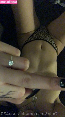 akiraaaa420 - What would you do if i put my thong aside? 🥵