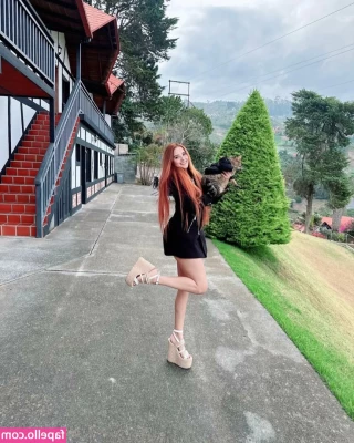 Kittybaboficial - This dress just don t stay up