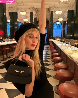 Diana Vickers [ diana-vickers ] - Hurry up and come in the pool already 🪷💕