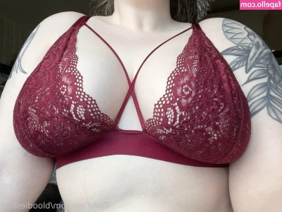 lewdkittten - Massager on my clit feels amazing
