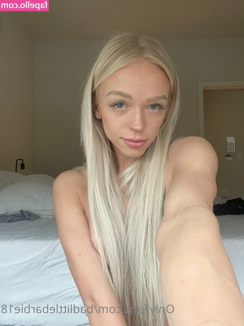 badlittlebarbie18 - 50% g0lden hour and 50% post-cum glow 🌞