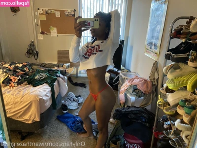 iwanthazelgrace - Cum grab a taste 👅