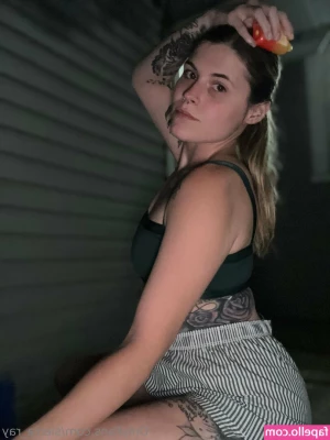 sierra_ray [ sierra-ray ] - What workout do you think I m doing now